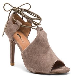 Matiko - Cheri Heels NWOT